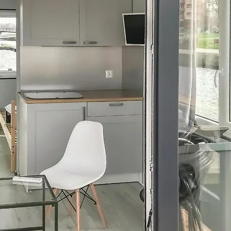 1 Bedroom Gorgeous Ship In Loitz
