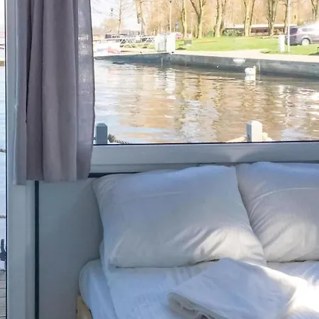 1 Bedroom Gorgeous Ship In 4*